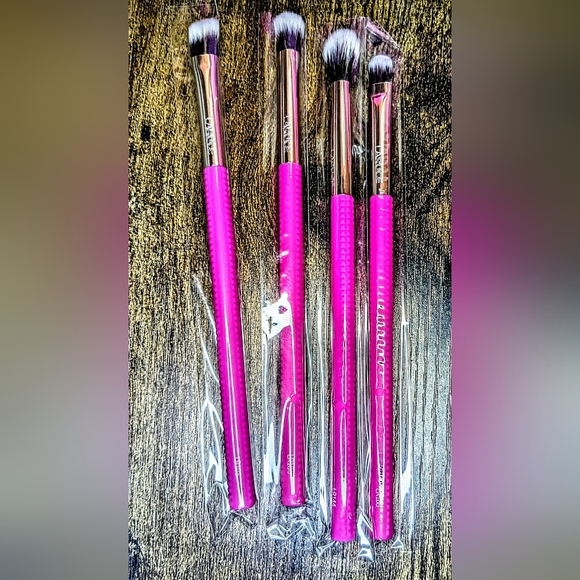LARUCE BEAUTY Kayla 4-Piece Eye Makeup Brush Set - Picture 11 of 13